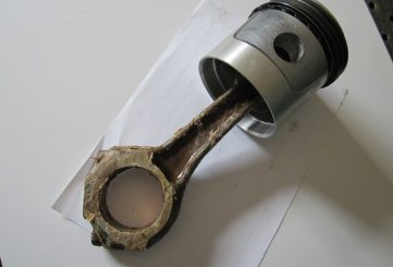 Шатунно-поршневая группа в сборе (без вкладышей) комплект на 1 цилиндр